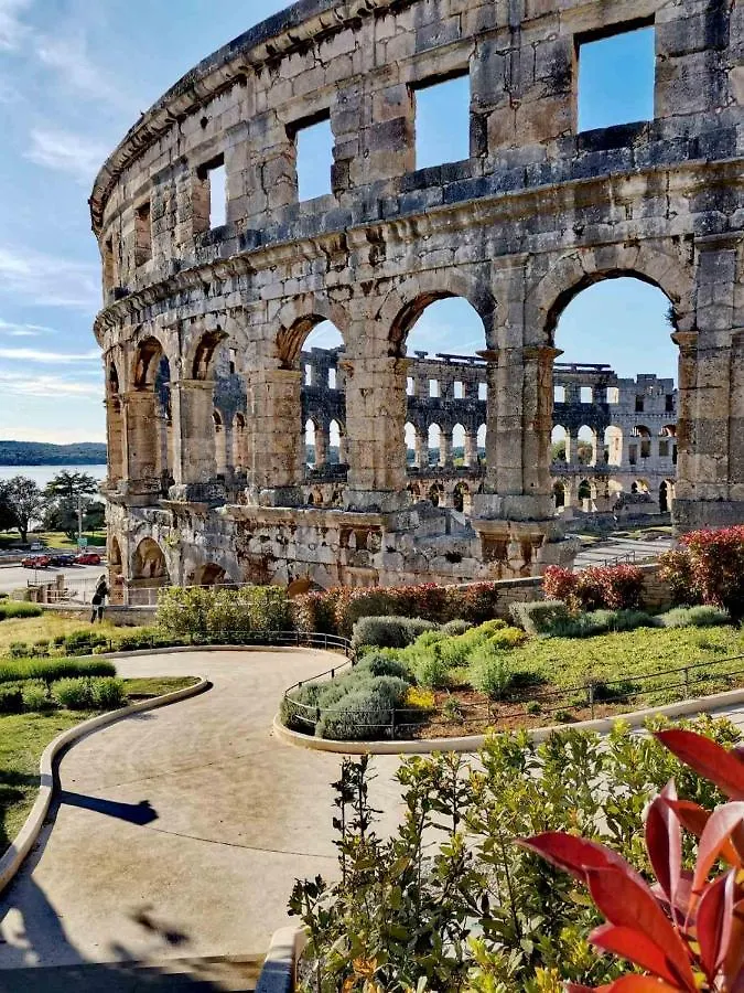 Apartment Andreas - Amphitheater With Free Parking- Pula 0*,