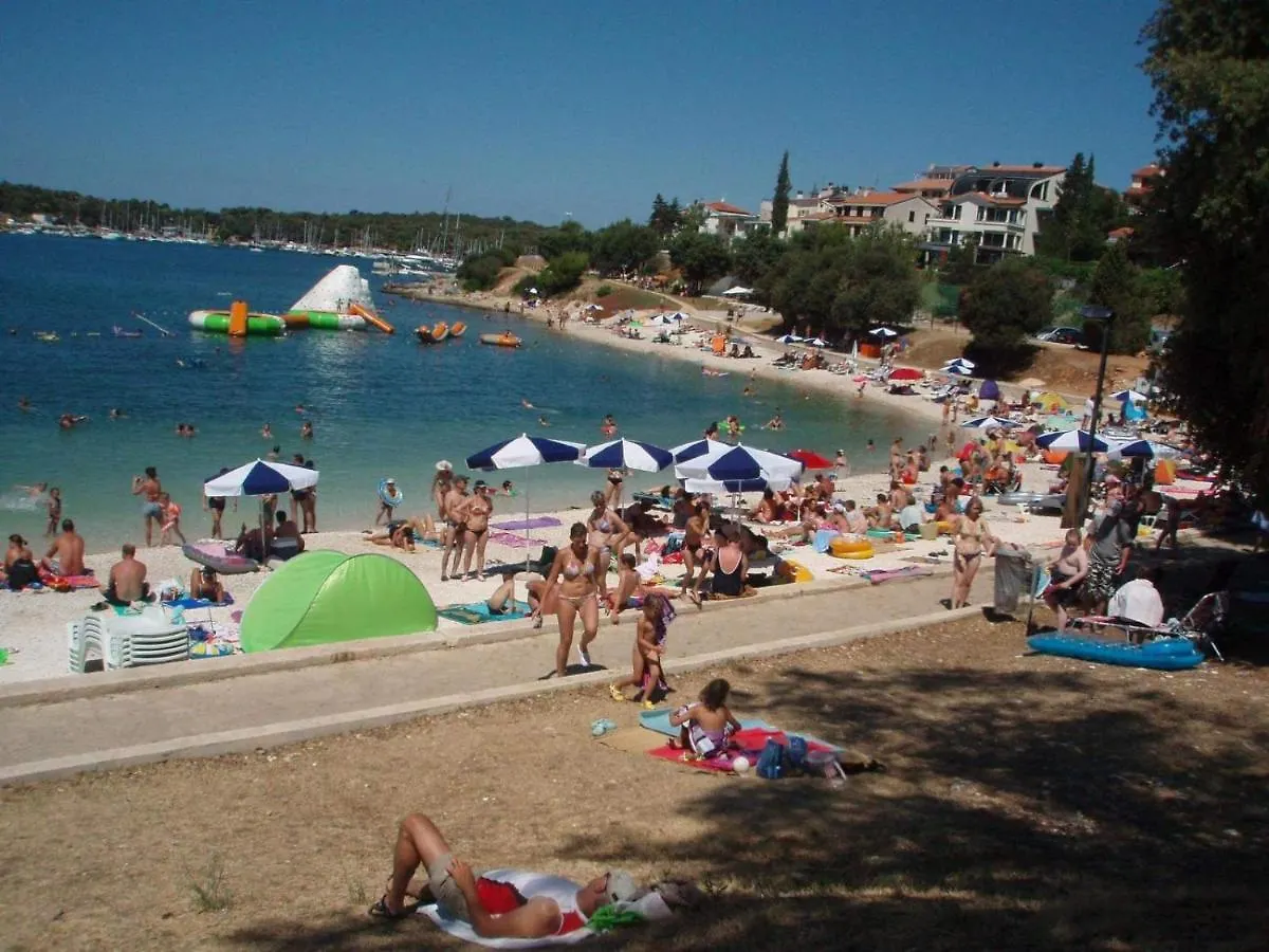 Apartment Andreas - Amphitheater With Free Parking- Pula
