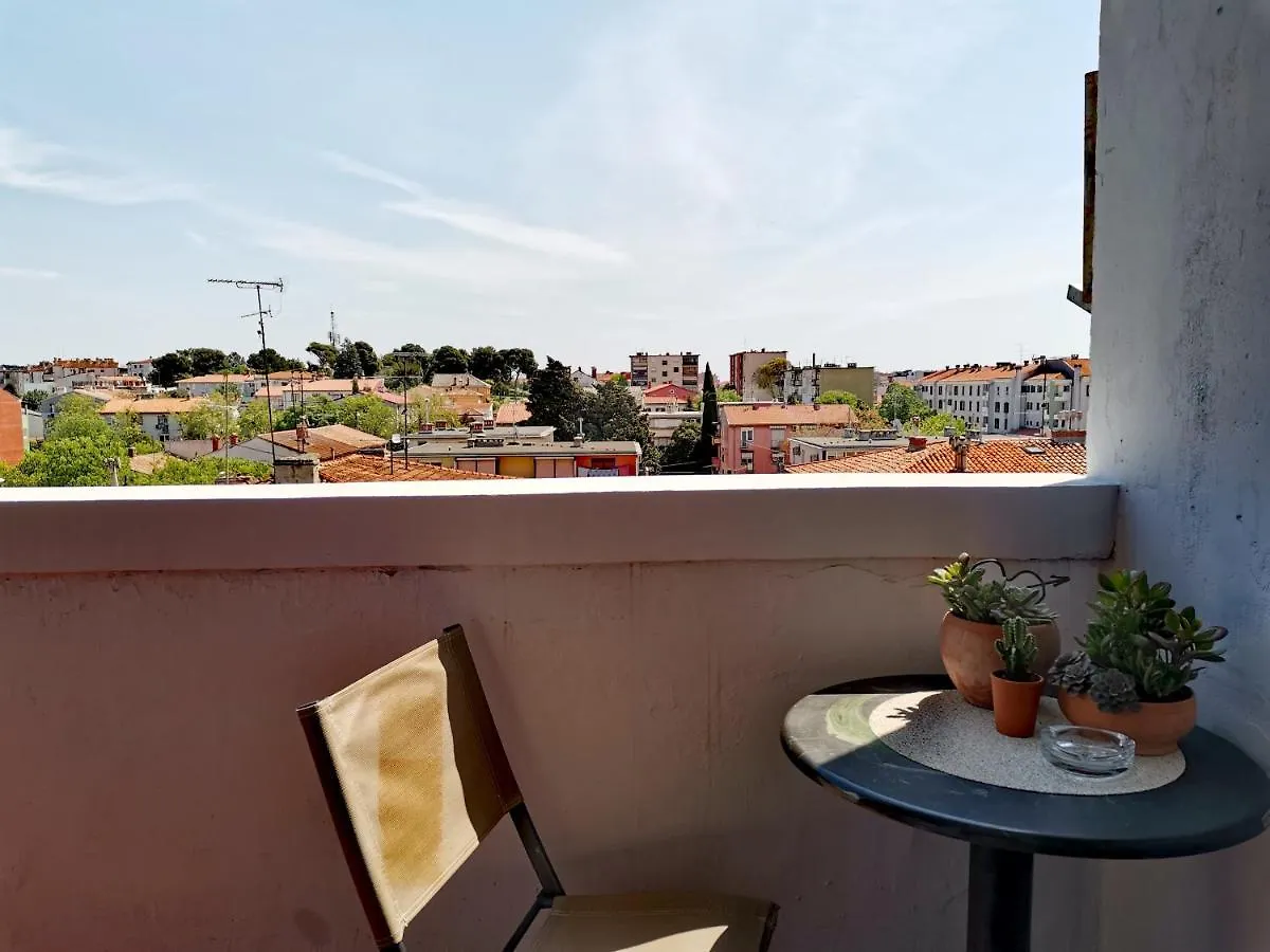 Apartment Andreas - Amphitheater With Free Parking- Pula Kroatië